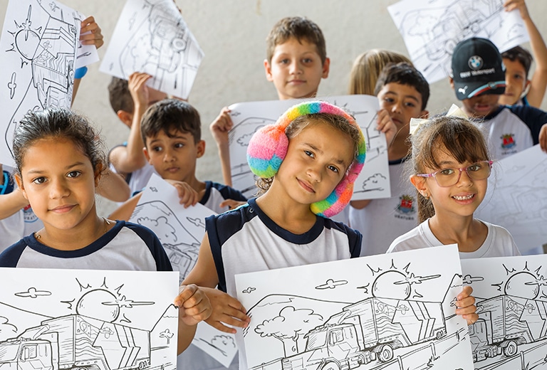 Recursos e Materiais Educativos Formar crianças e jovens conscientes, responsáveis e solidários é investir no futuro da sociedade