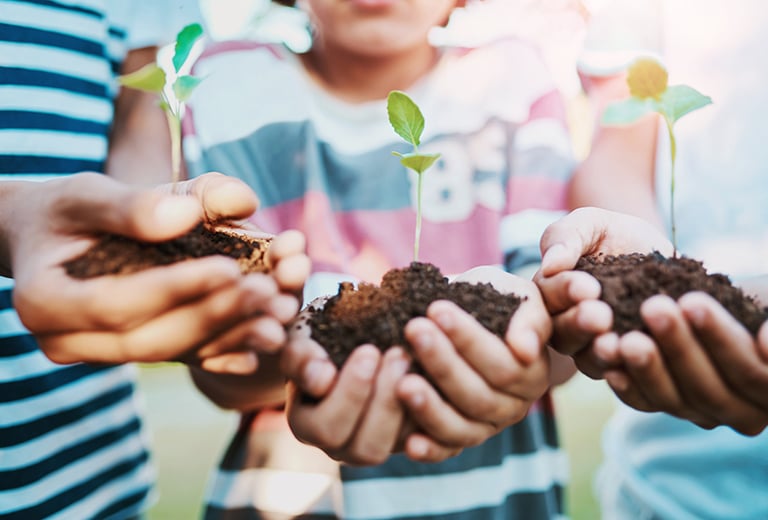 Ser solidário é escolher não ser indiferente